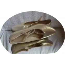 SKÓRZANE czołenko złoto obcas tęgość H nr 42