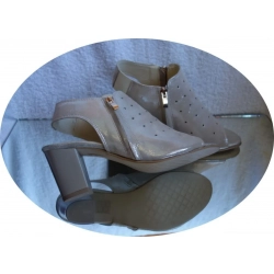 Skórzane sandałki FASHION obcas H ażur złoto 35