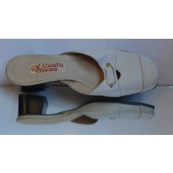 SKORZANE klapki białe  na szczupła stopę 39