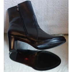 BOTKI skórzane  szersza kostka WYSOKOŚC 16,5 CM  teg G1/2 41
