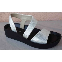 Skórzane sandały damskie koturn 4 cm srebro 37