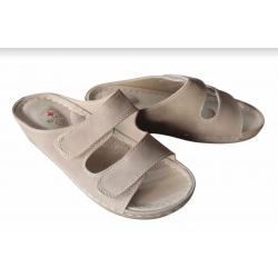 klapki bez z regulacją na szeroką stopę koturn rzep 39