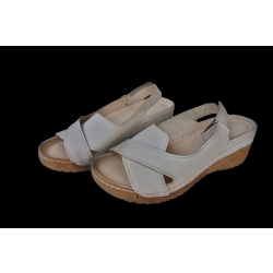 Skórzane sandały beżowe koturn 5 cm nr 37