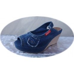 Sandały damskie niebieskie koturn 7,5 cm nr.38