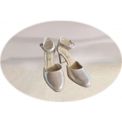 Sandały damskie skórzane beżowe obcas 7 cm nr..36