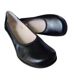 NOWOŚĆ bardzo  szerokie czółenko czarne tęg K 37