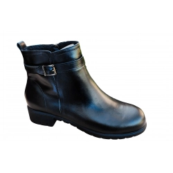 Bardzo szerokie botki czarne skórzane obc.4cm nr.40