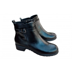 Bardzo szerokie botki czarne skórzane obc.4cm nr.40