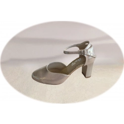 Sandały damskie skórzane beżowe obcas 7 cm nr..36