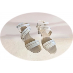 Sandały damskie ze skóry ecru obcas 7cm nr.38