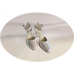 Sandały damskie skórzane beżowe obcas 7 cm nr..38