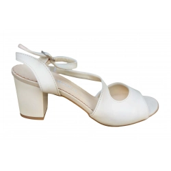 Sandały damskie skórzane  ecru obcas 7cm nr.37