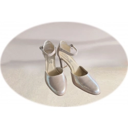 Sandały damskie skórzane beżowe obcas 7 cm nr..38